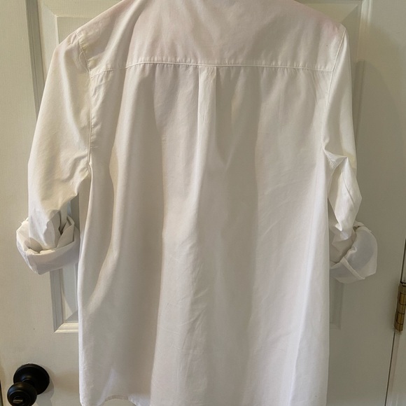 Beachlunchlounge whir and blue stripe button top. - Picture 5 of 6